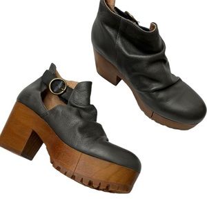 Free People Suri Cut Out Gray Leather Clogs size 39